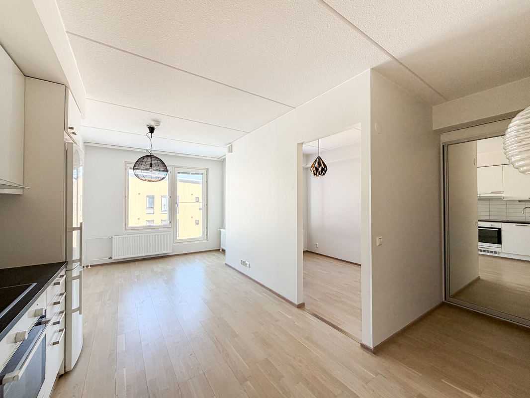 Ylimmän kerroksen valoisa koti!