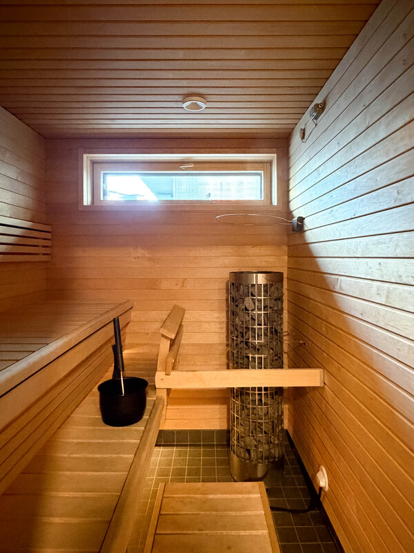 Taloyhtiön sauna.