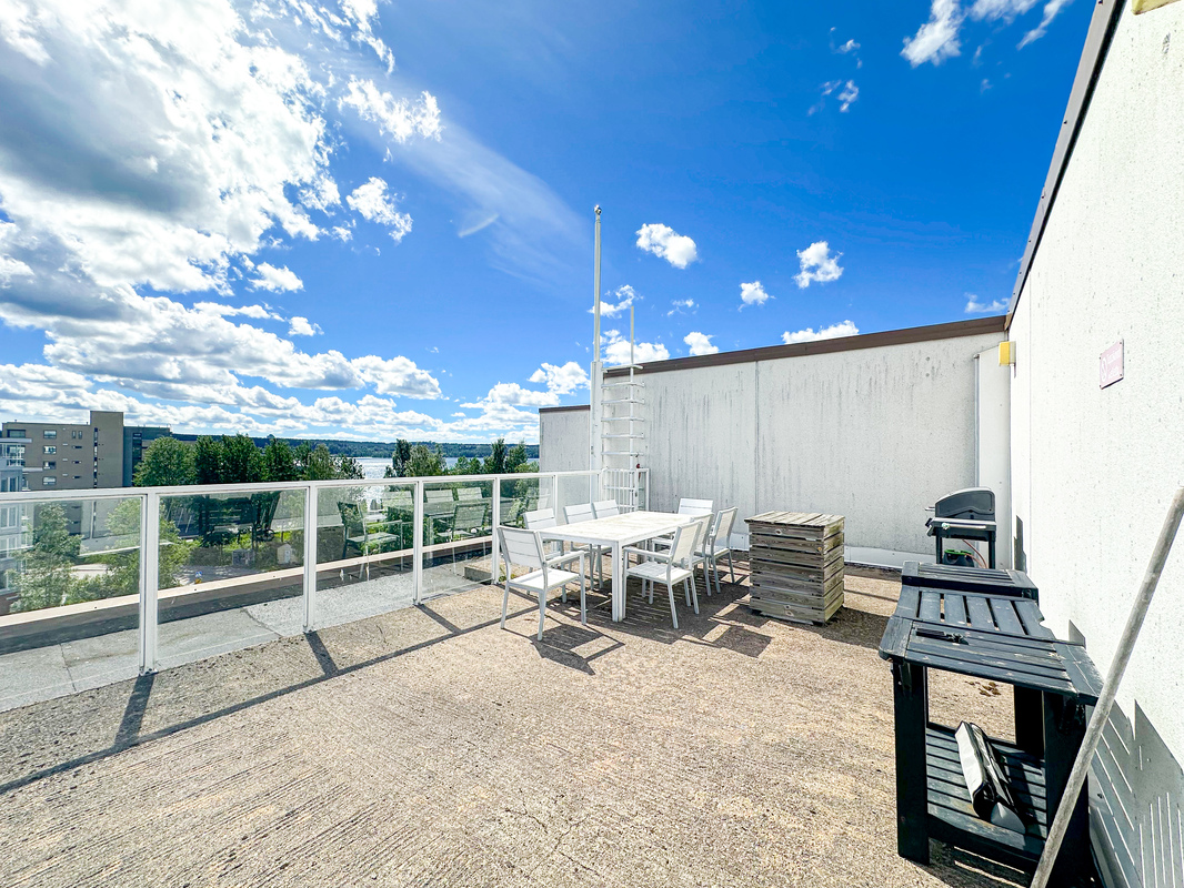 Taloyhtiössä on kattoterassilla grillausmahdollisuus.