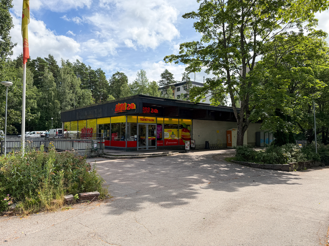 Lähikauppa Alepa muutaman askeleen päässä