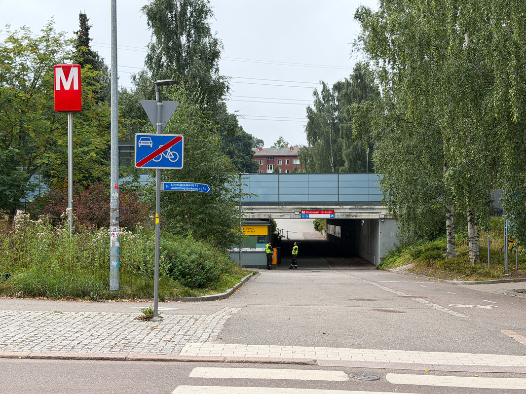 Metro aivan asunnon vieressä