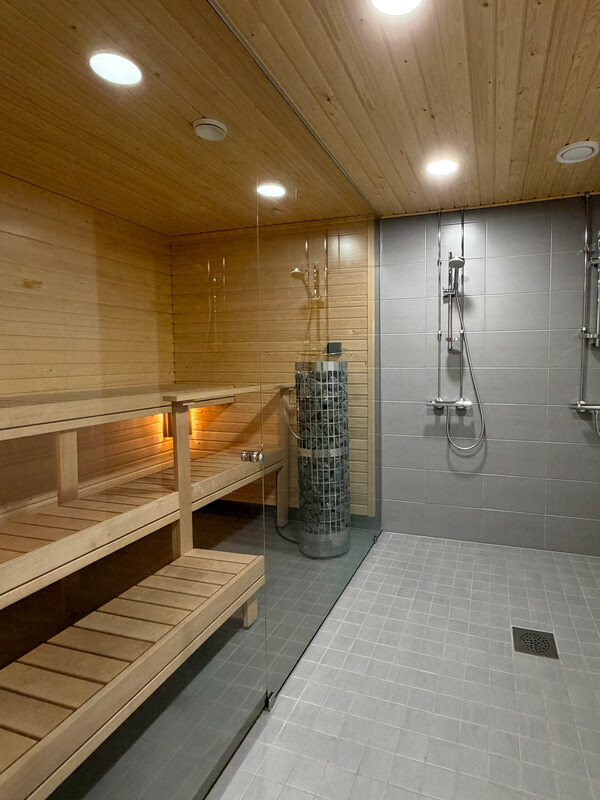 Taloyhtiön sauna.