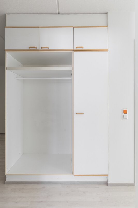 Eteiskäytävän kaapisto