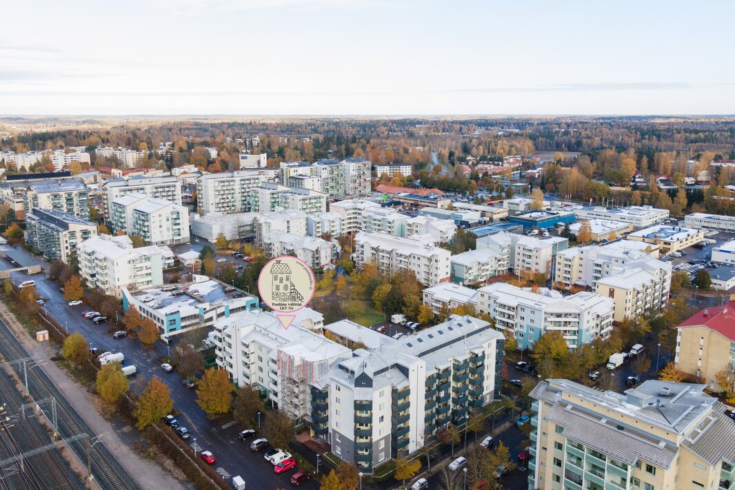 Keravan juna-asema (HSL) n. 800 m.