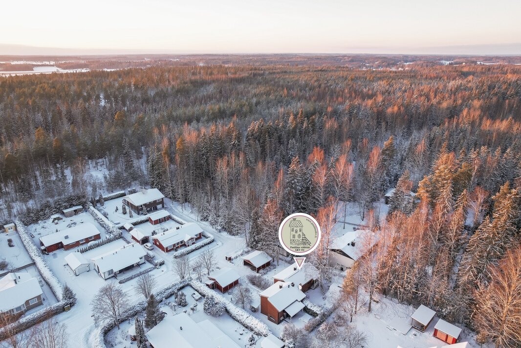 Metsäiset ulkoilureitit lähtevät käytännössä kotiovelta.