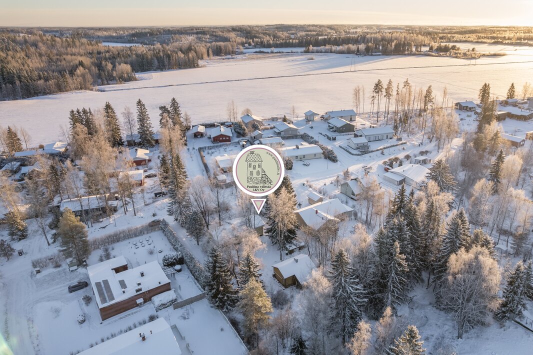 Tontilla on kokoa 1564 m2, rakennusoikeus e=0,2.