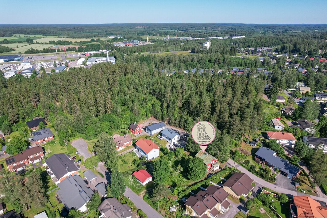 Vehkojan koulu n. 1,4 km. Hyvinkään sairaala n. 800 m. 