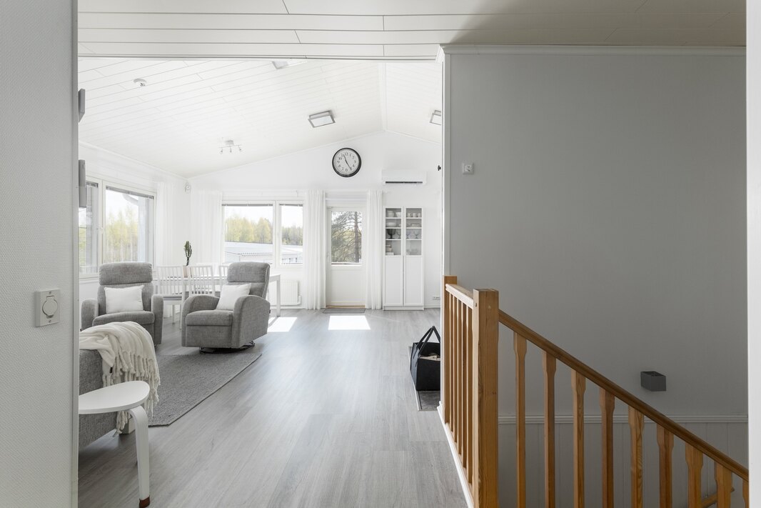 Vinyylilattiat on asennettu v. 2022.