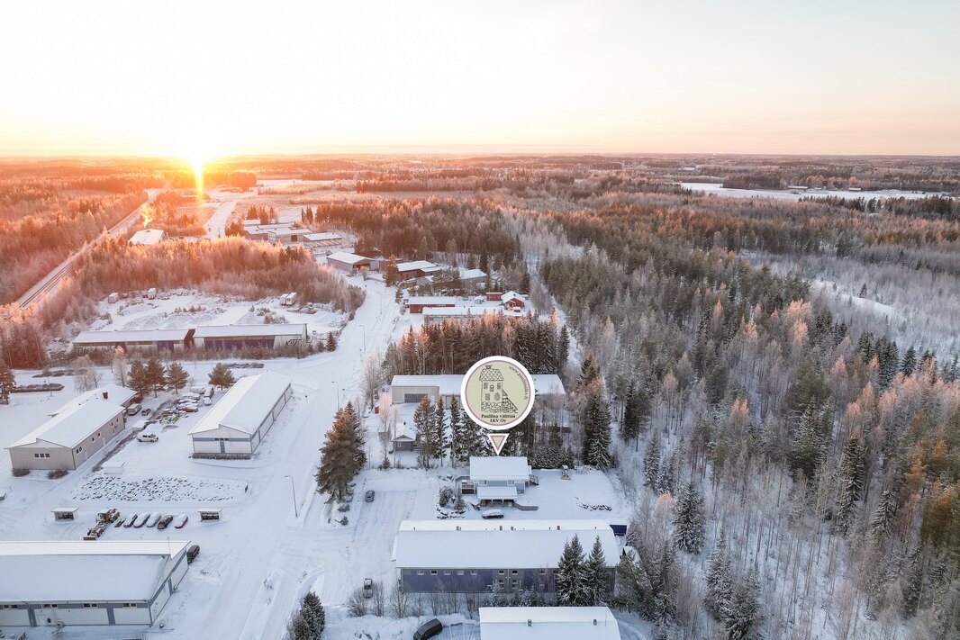 Jokelan juna-asema (HSL) n. 2 km.