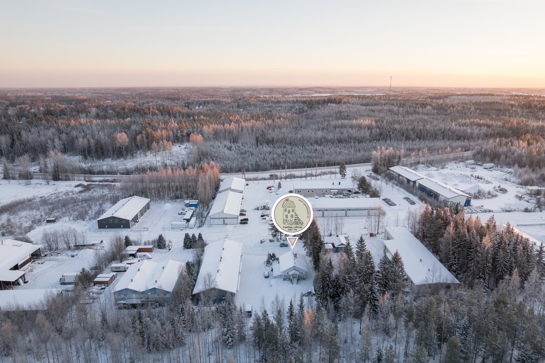 Lentokentälle n. 30 min.