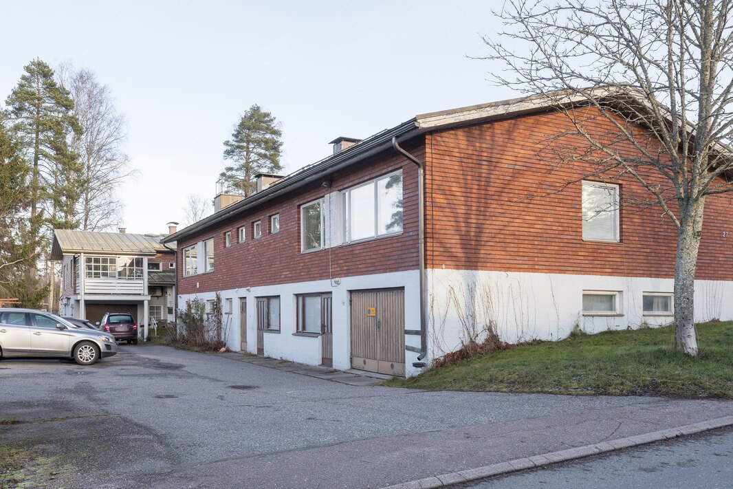 Taloyhtiössä on 5 huoneistoa.