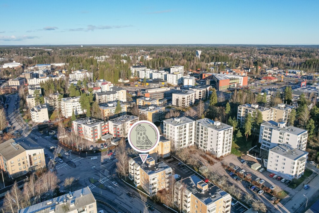 Lähin ruokakauppa tien toisella puolella, Citymarket n. 600 m.