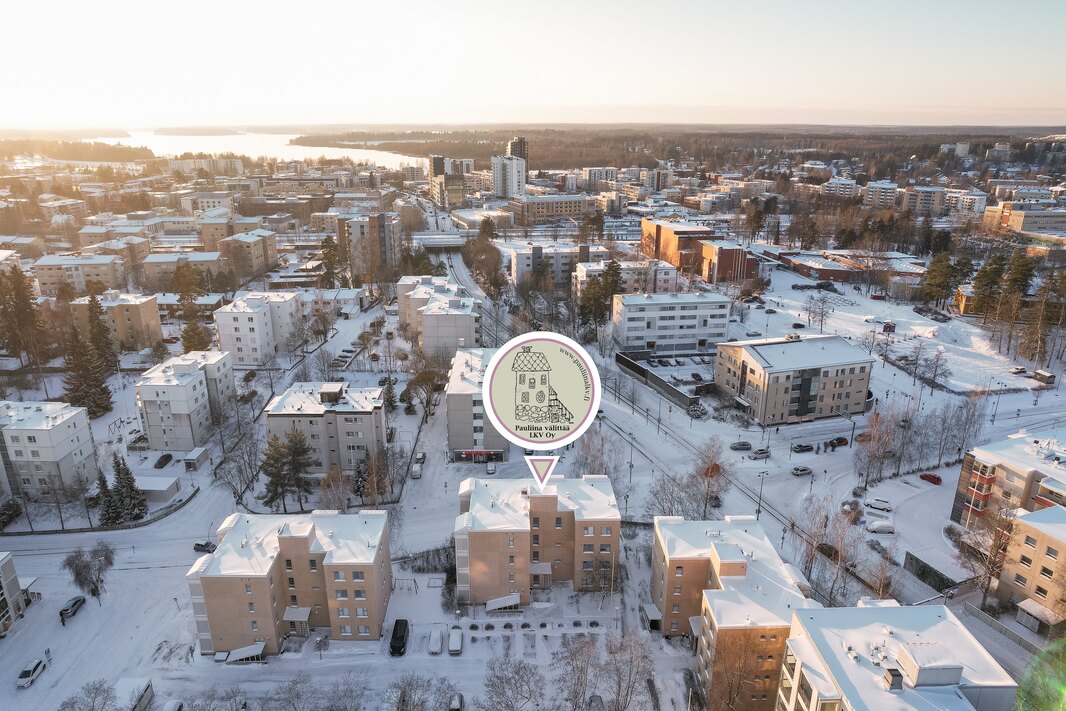 Terveysasema Just n. 500 m.