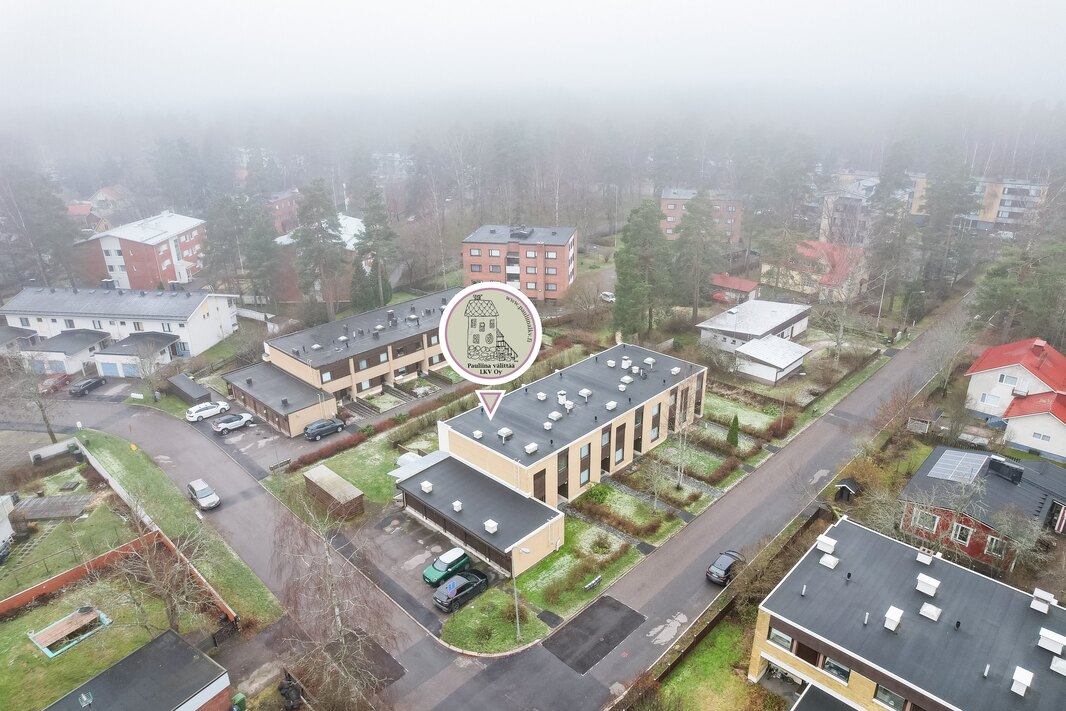 Kauppakeskus Willaan on n. 1,5 km. 