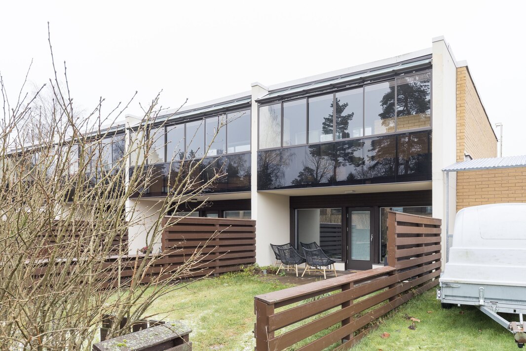 Takapiha on aidattu.