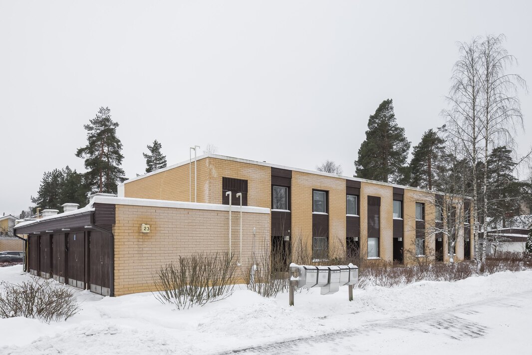 Rivitalon päätykolmio.