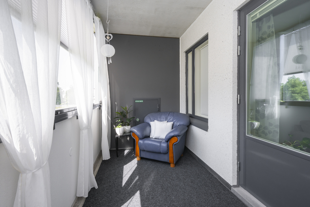 Lasitetulla parvekkeella on kokoa n. 9 m2. 