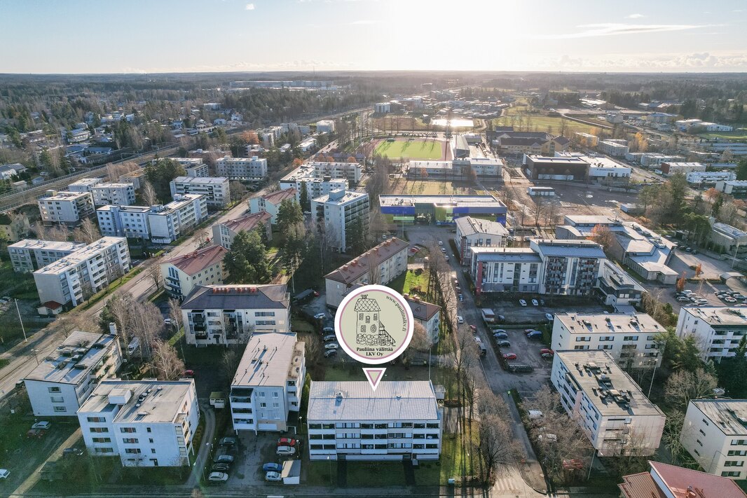 Tervesykeskus n. 1,3 km.