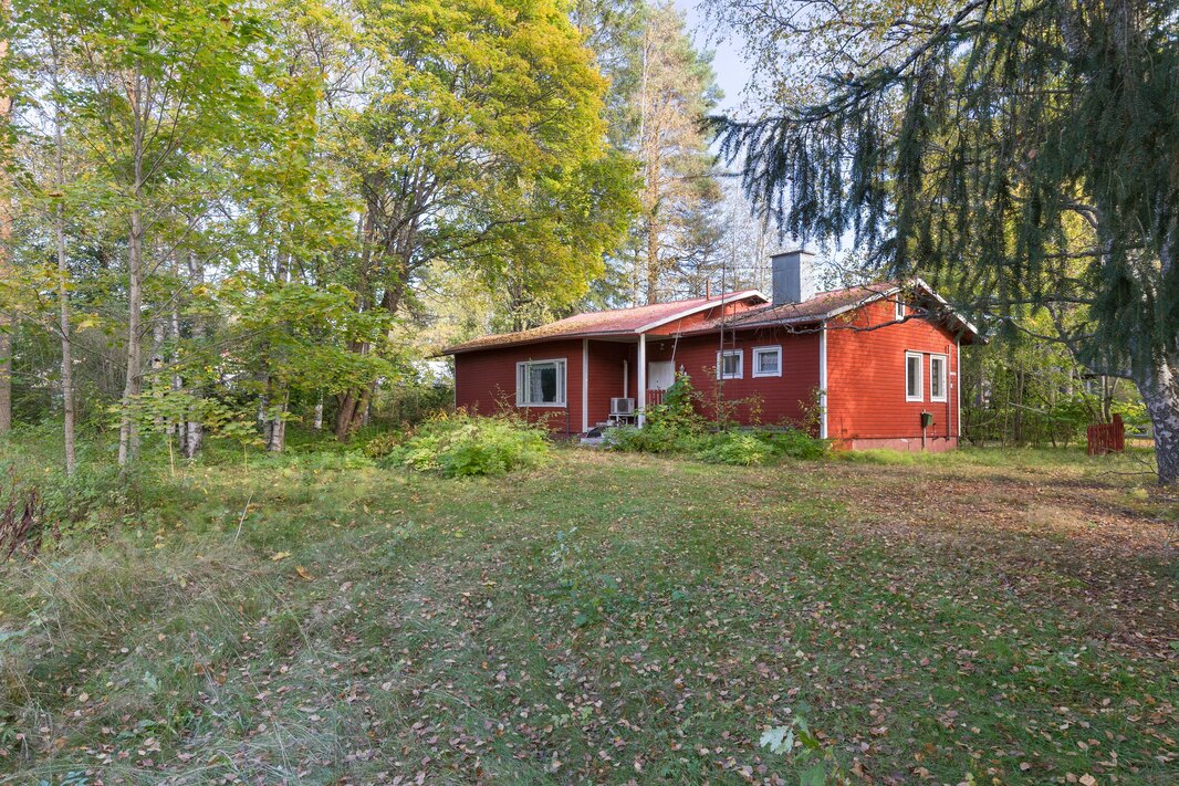 Talo on valmistunut noin vuonna 1957.