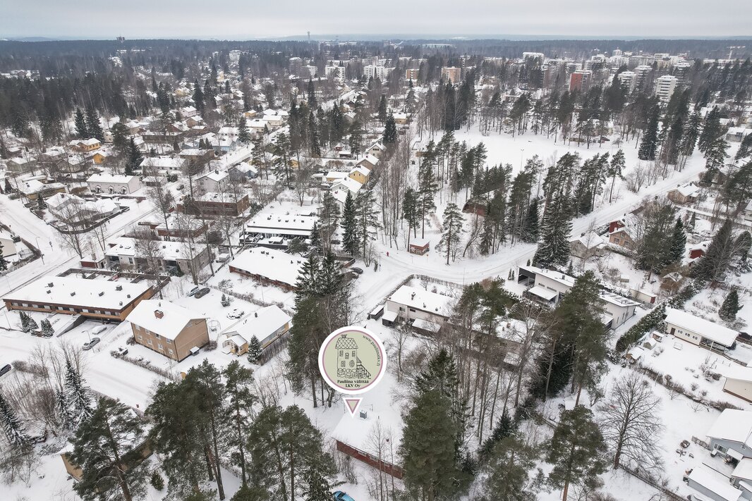 Kauppakeskus Willaan on n. 1,1 km.