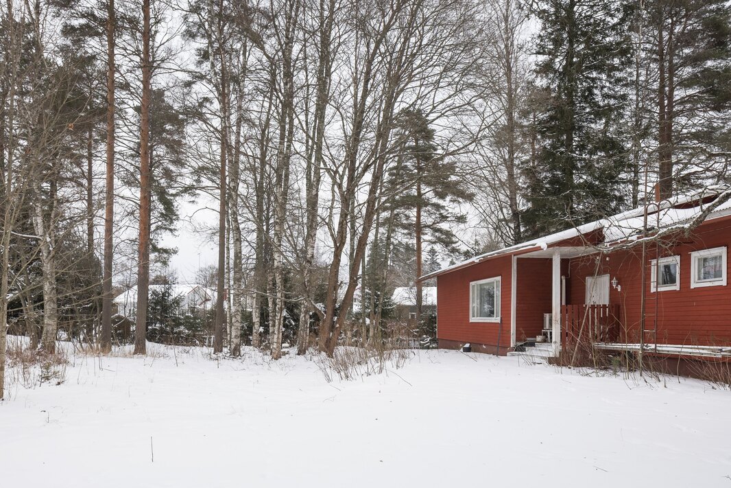 Talo on valmistunut noin vuonna 1957.