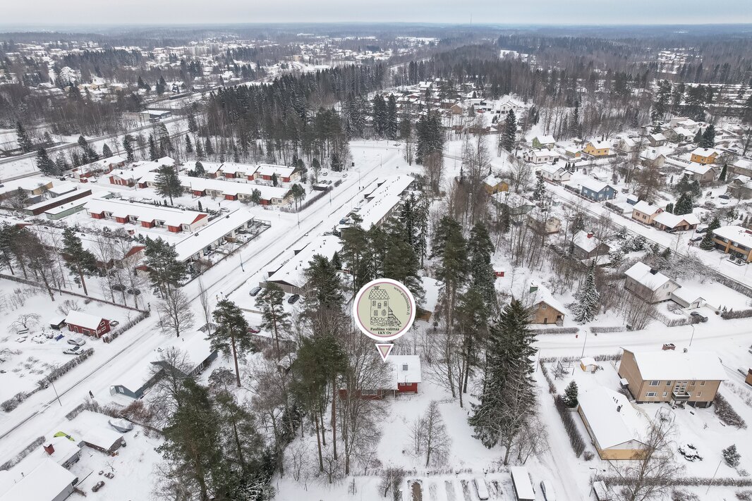 Pinninkatu 11/Hakalankatu 4 sijaitsee Viertolanpuiston kupeessa, rauhallisella asuinalueella.