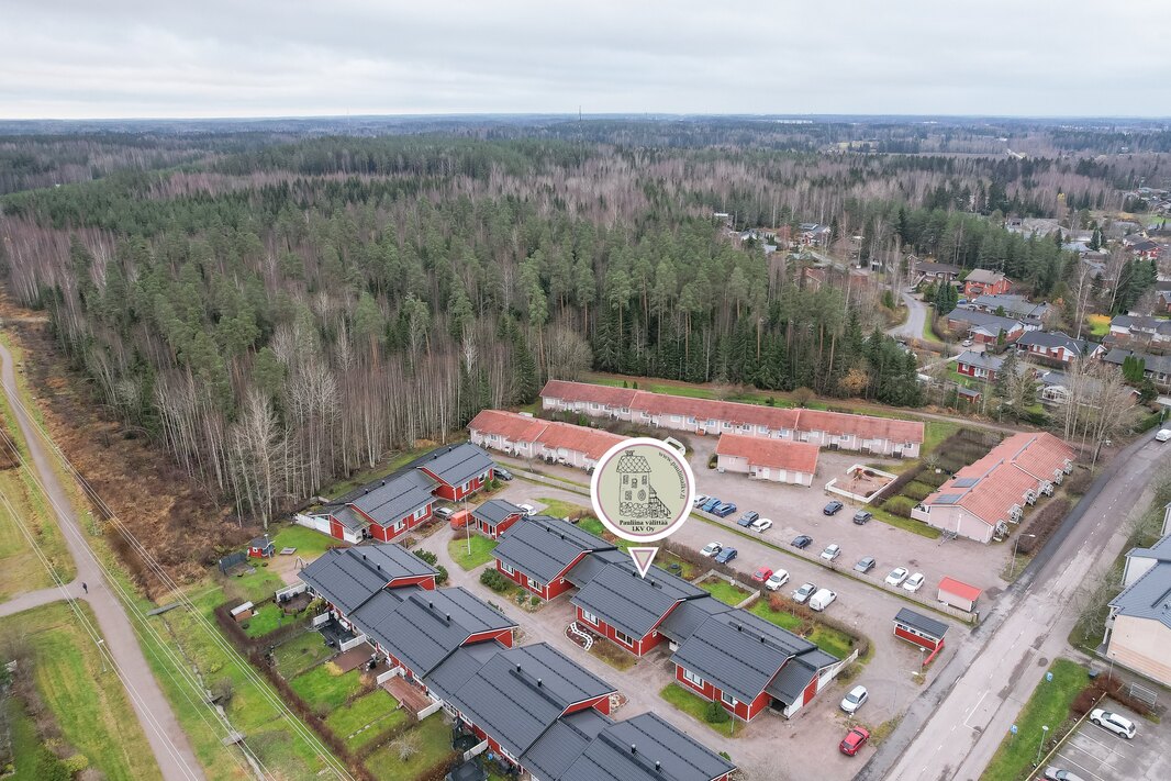 Järvenpään keskustan palvelut n. 3,5 km.