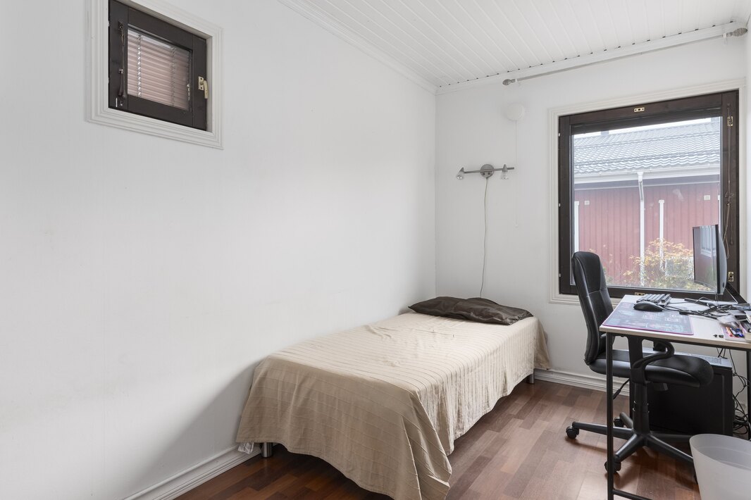 Pienempi makuuhuoneista