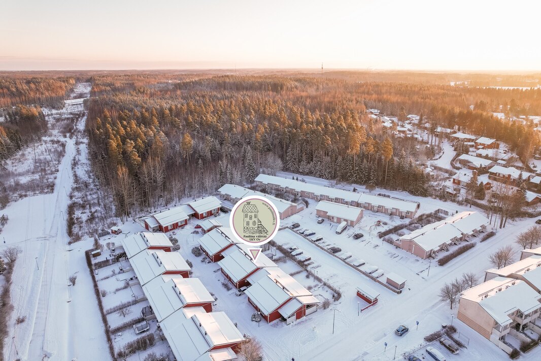 Järvenpään keskustan palvelut n. 3,5 km.