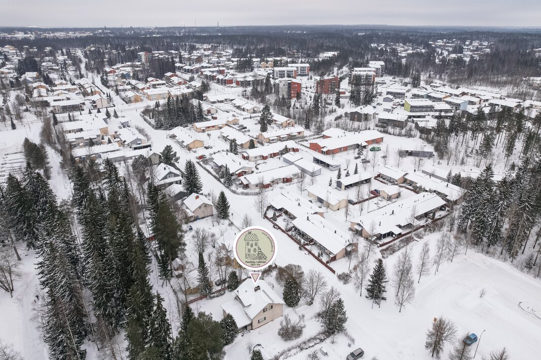 Juna-asema n. 2,9 km.