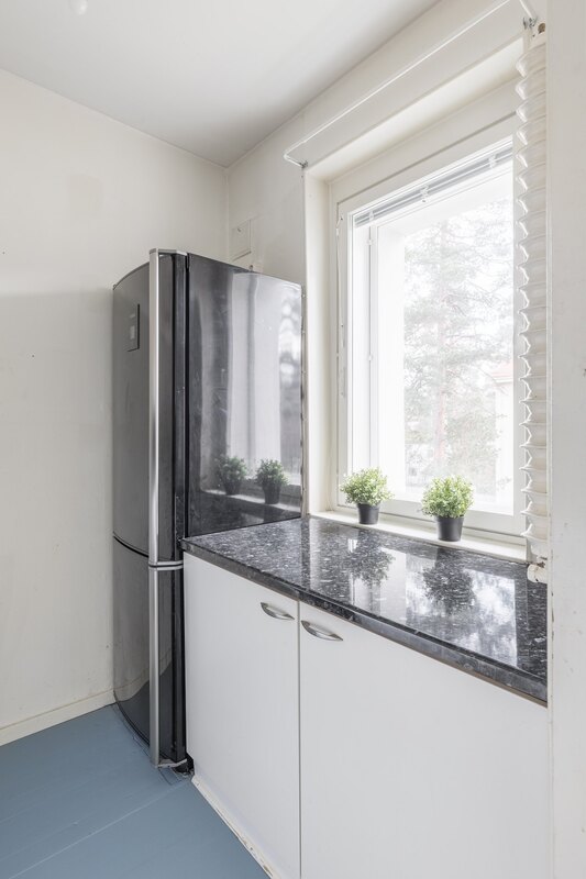 Jääkaappipakastin ja induktioliesi on uusittu v. 2012.