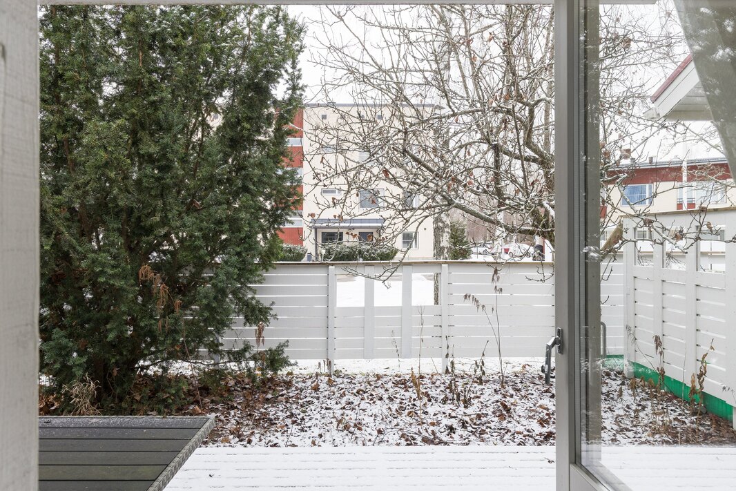 Takapiha on aidattu.