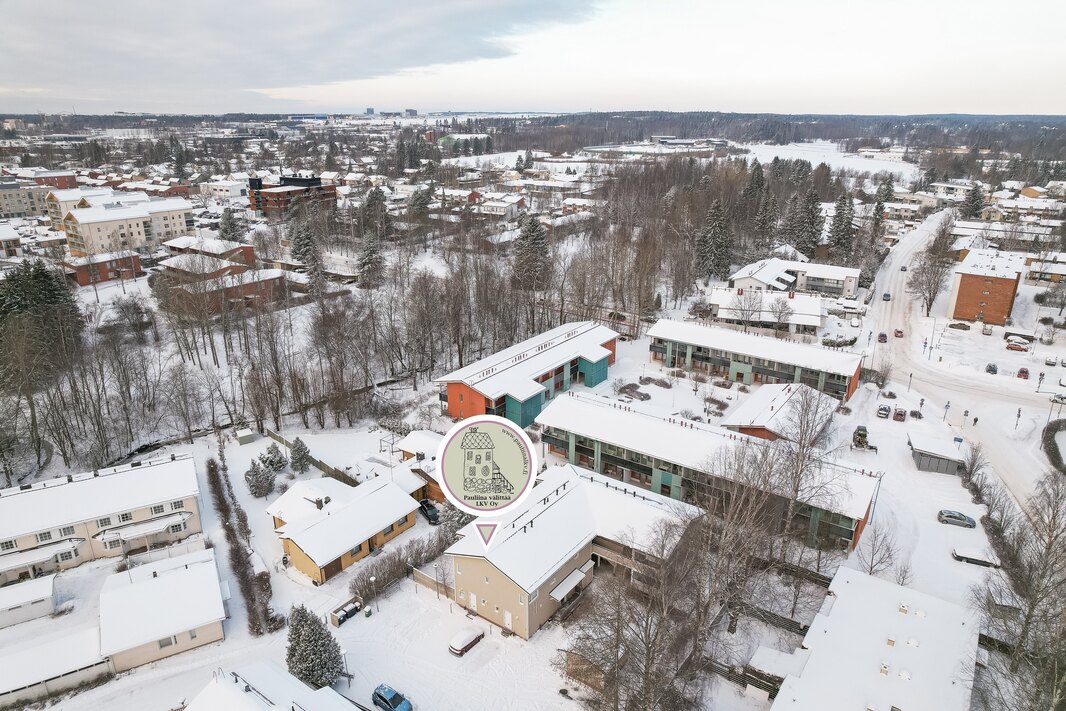 Helsinki-Vantaan lentokentälle n. 5,1, km.