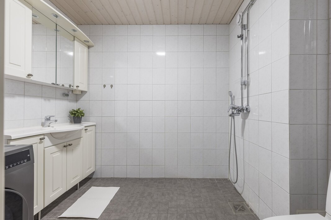 Kylpyhuone on remontoitu v. 2012.