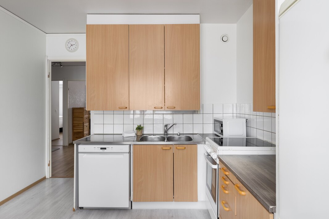 Astianpesukone kuuluu kauppaan ostajan niin halutessa.