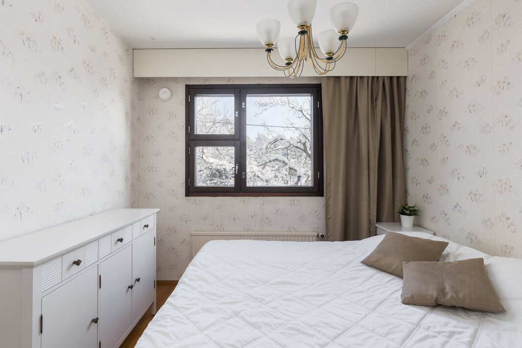 Yläkerran makuuhuone.