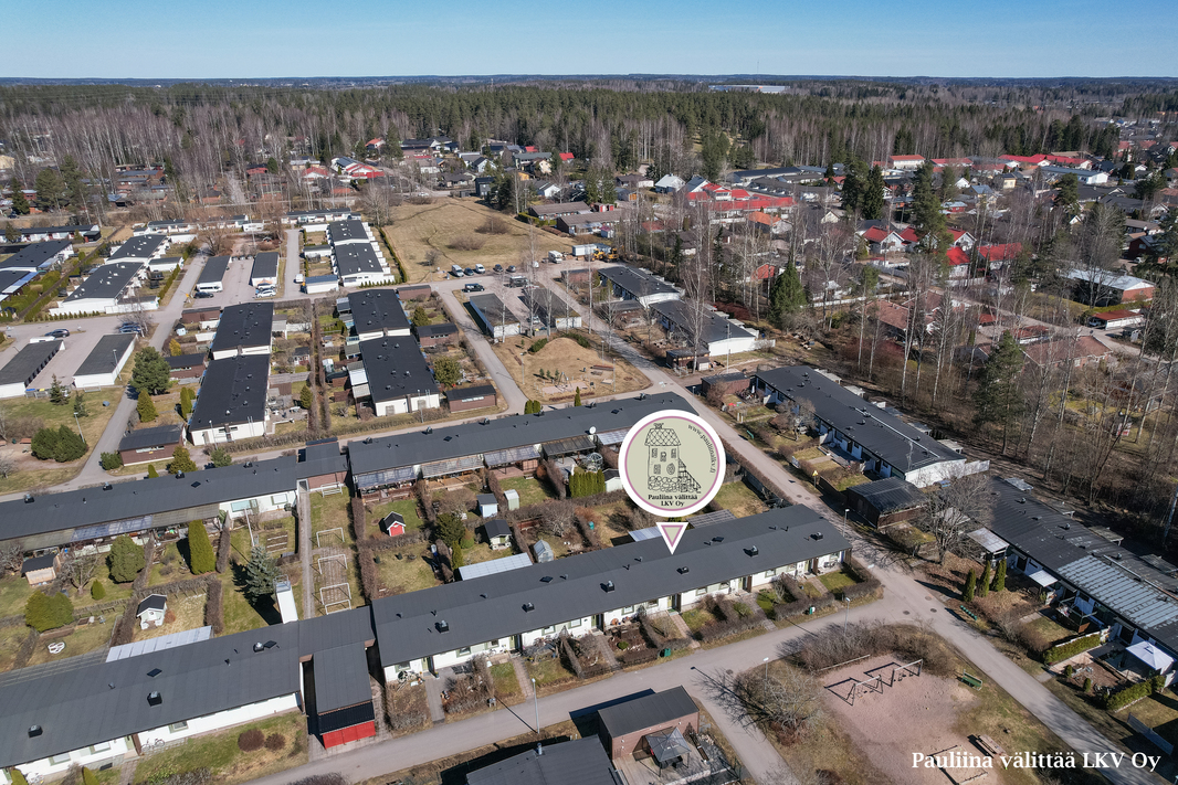 Järvenpään keskusta n. 2 km.