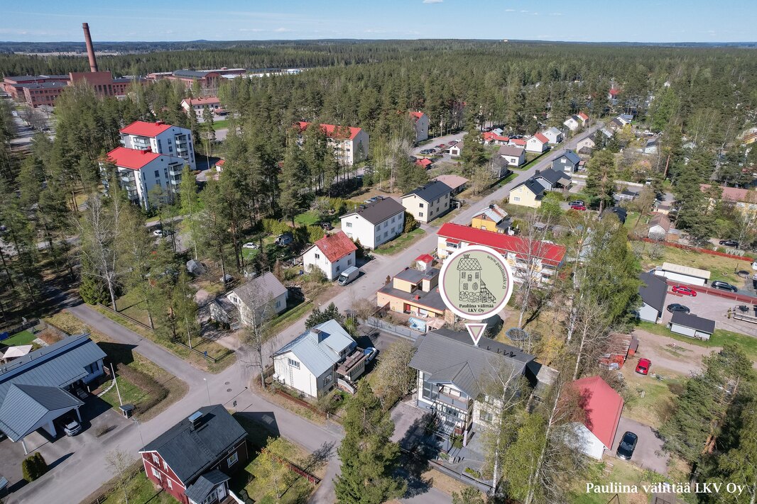 Kaupunkisillan maauimala (Uikku) n. 650 m, ulkoilumaastot lähellä.