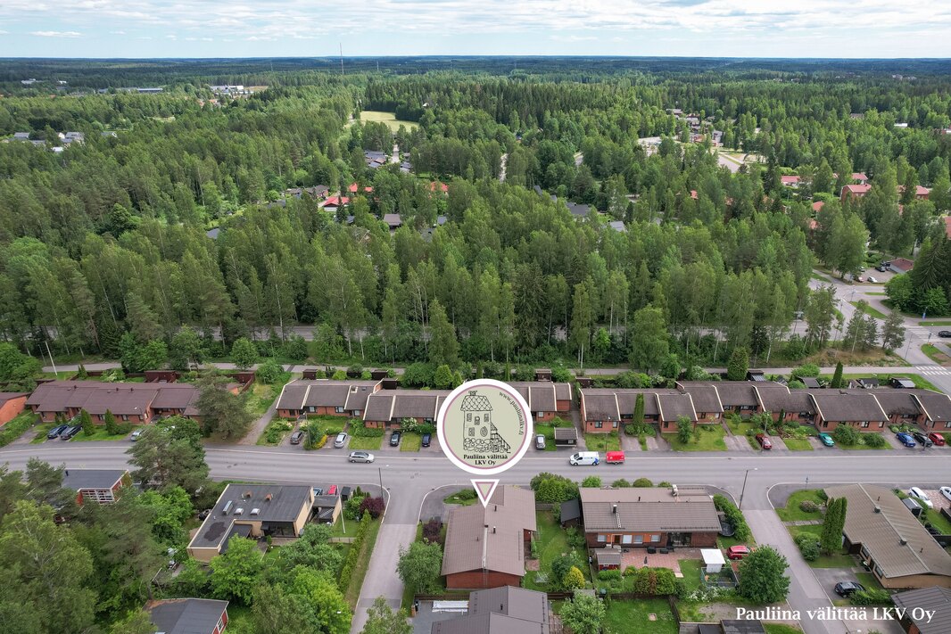 Hakalanmäki on rauhallinen pientaloalue lähellä peruspalveluita ja juna-asemaa.