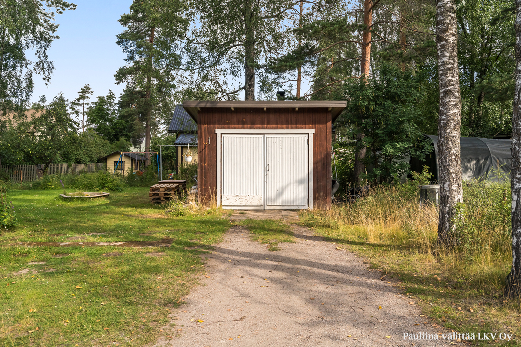 Autovaja on rakennettu 1970-luvulla.