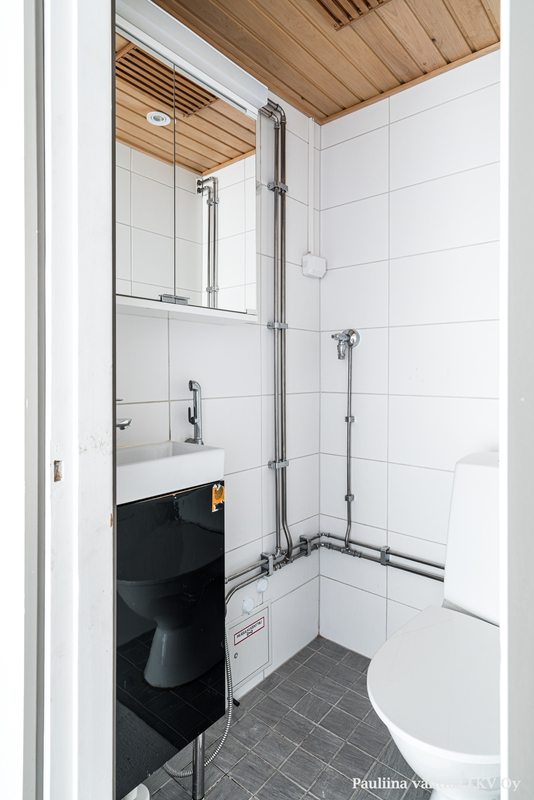 Erillinen wc.