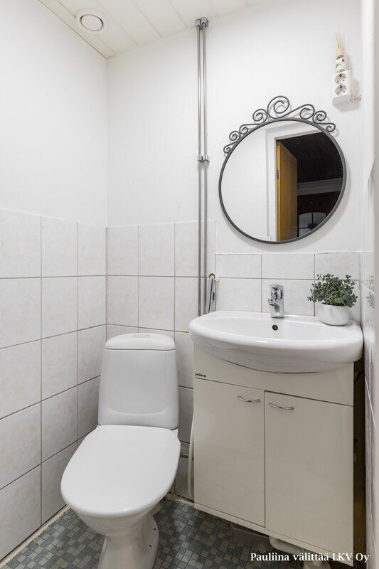 Alakerran wc.