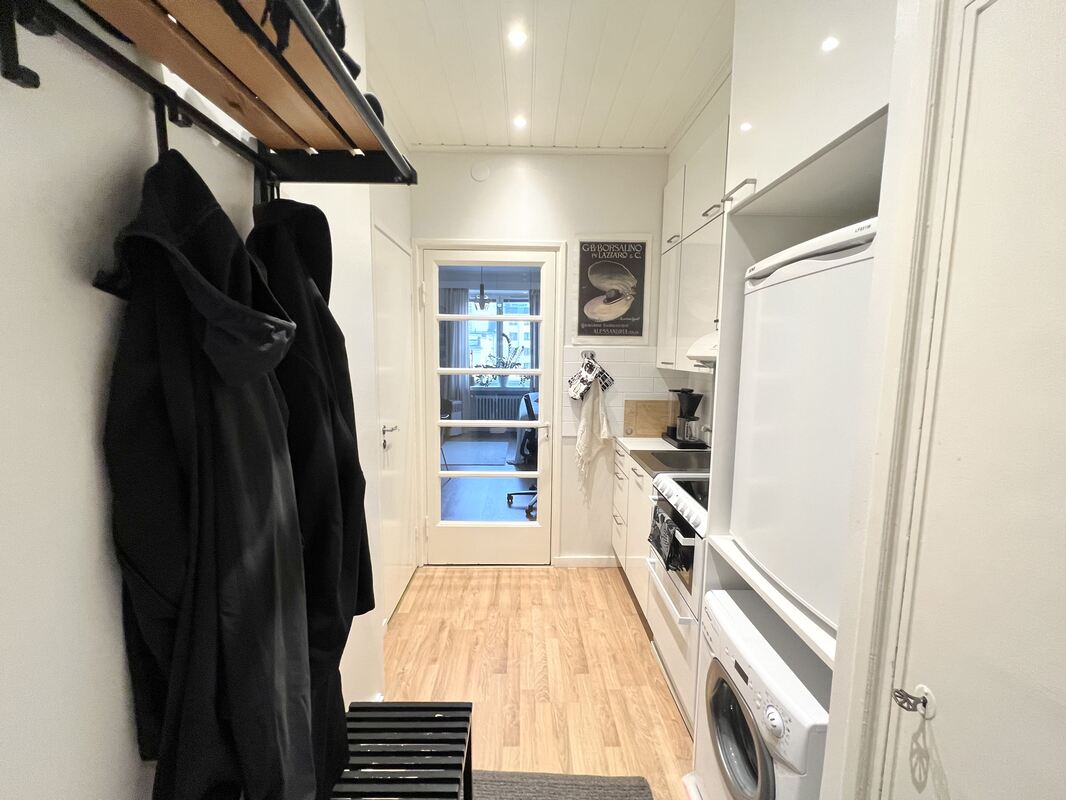 Eteinen / avokeittiö