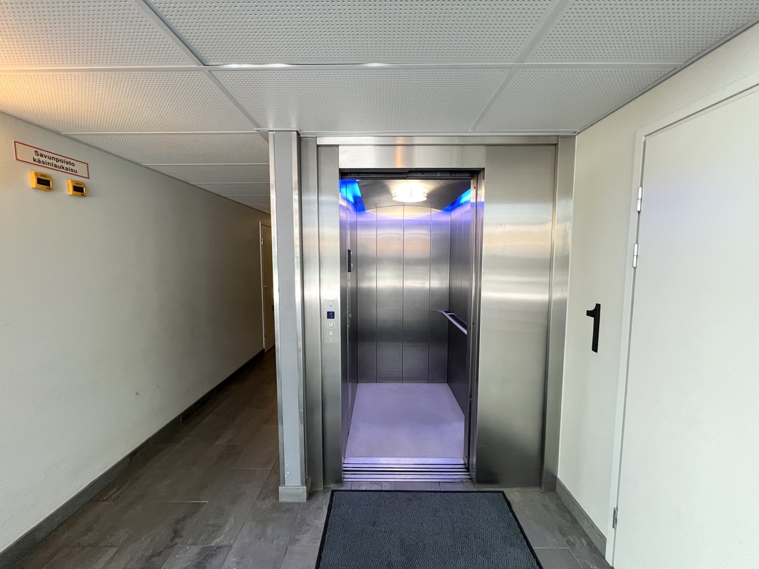 Taloyhtiössä hissi