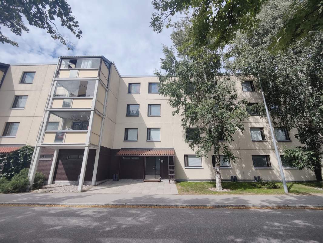 Julkisivu