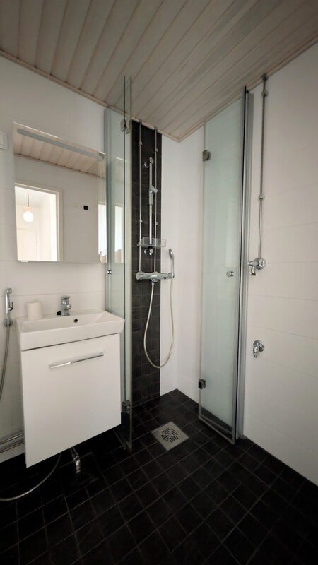 Remontoitu kylpyhuone