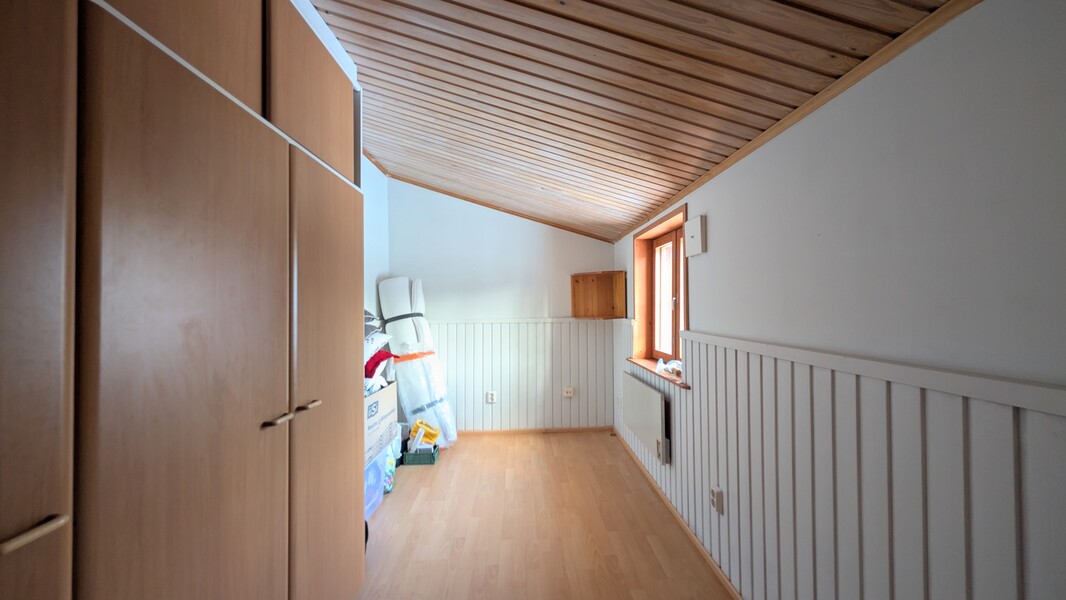 1.huone olohuoneen perällä