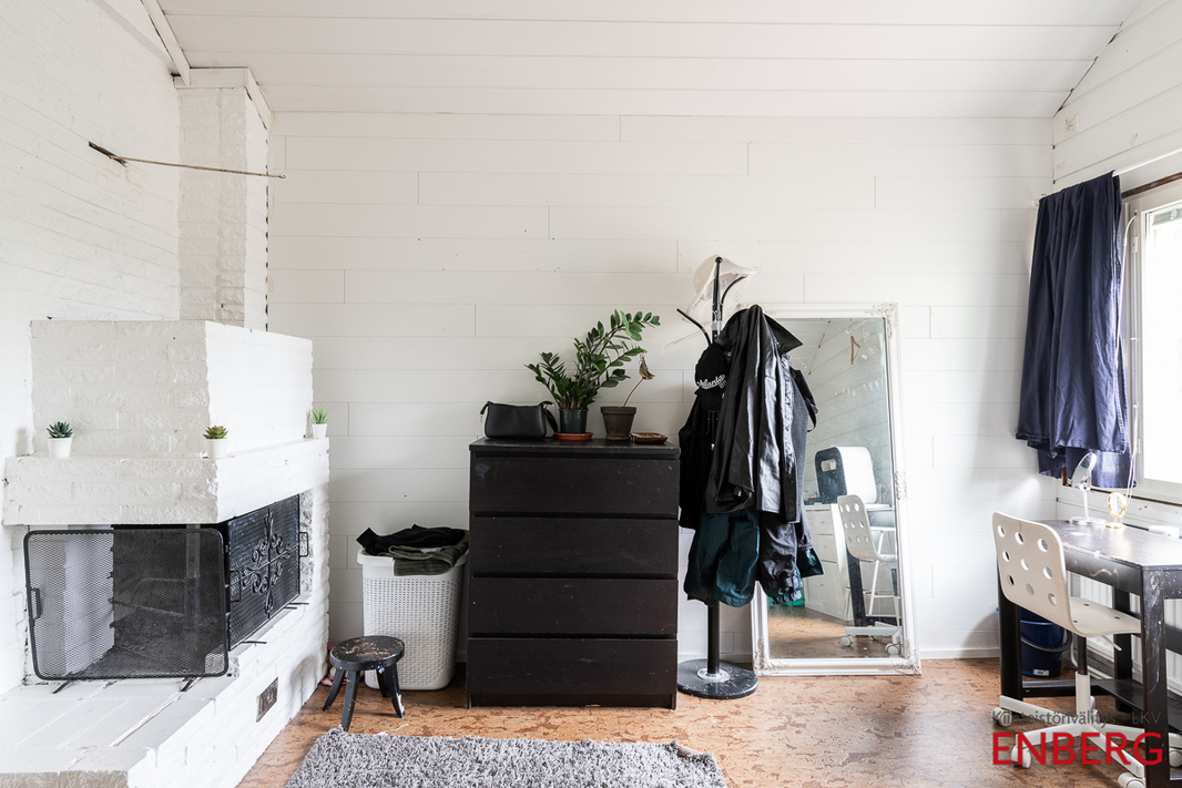 yläkerran makuuhuone