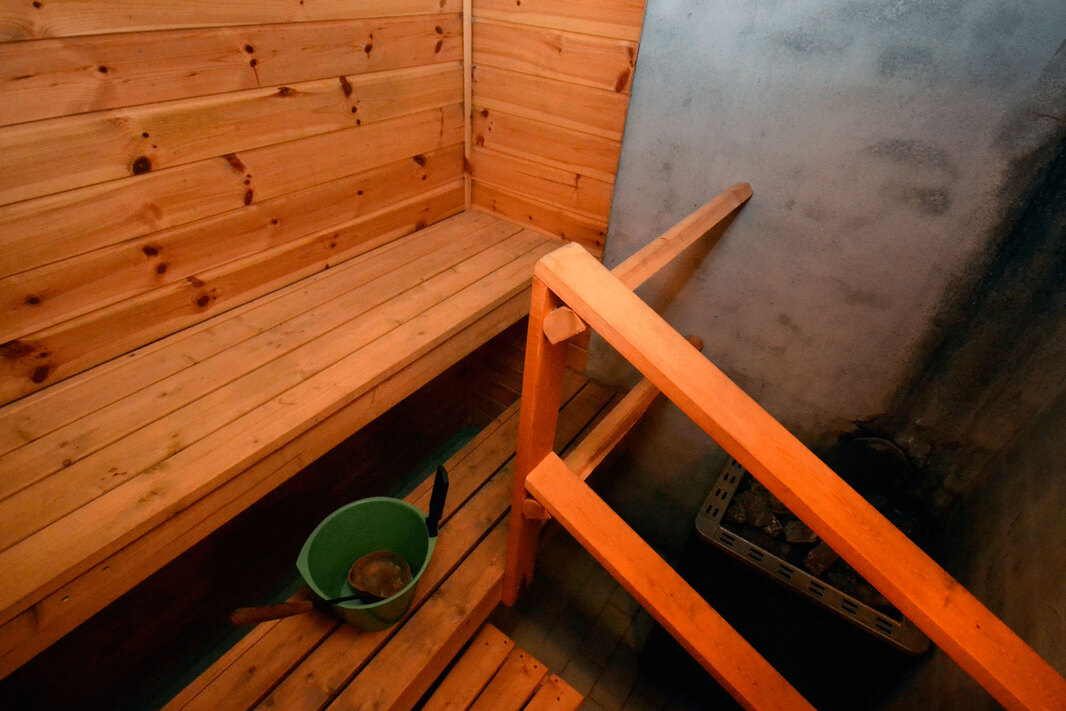 vanhan päärakennuksen sauna