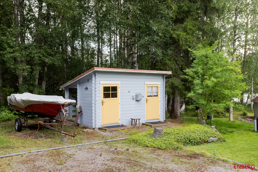 Varasto/ulkohuussi